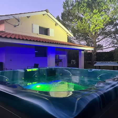 度假居 L Escale Girondine Avec Son Spa, Son Sauna Et Sa Piscine Privative *